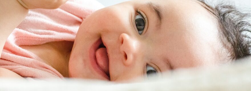 Baby's zijn slimmer dan we denken, maar ze hebben de juiste aanwijzingen nodig