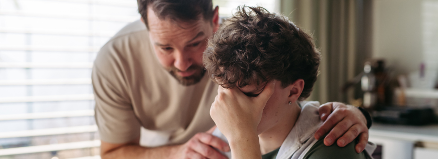 Warmte en kritiek: Hoe je als ouder het verschil kan maken voor de depressie van je kind